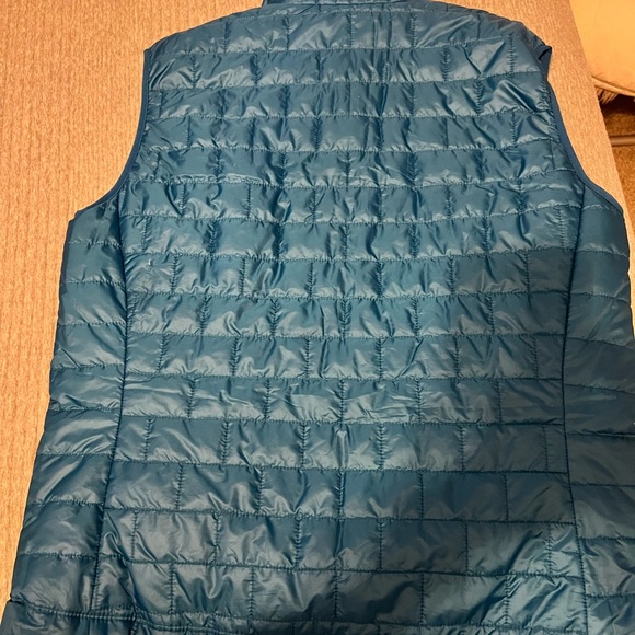 Patagonia Men's Blue Quilted Vest - Picture 2 of 3